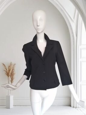 Teenflo Black Cropped Three-Button Women's Blazer